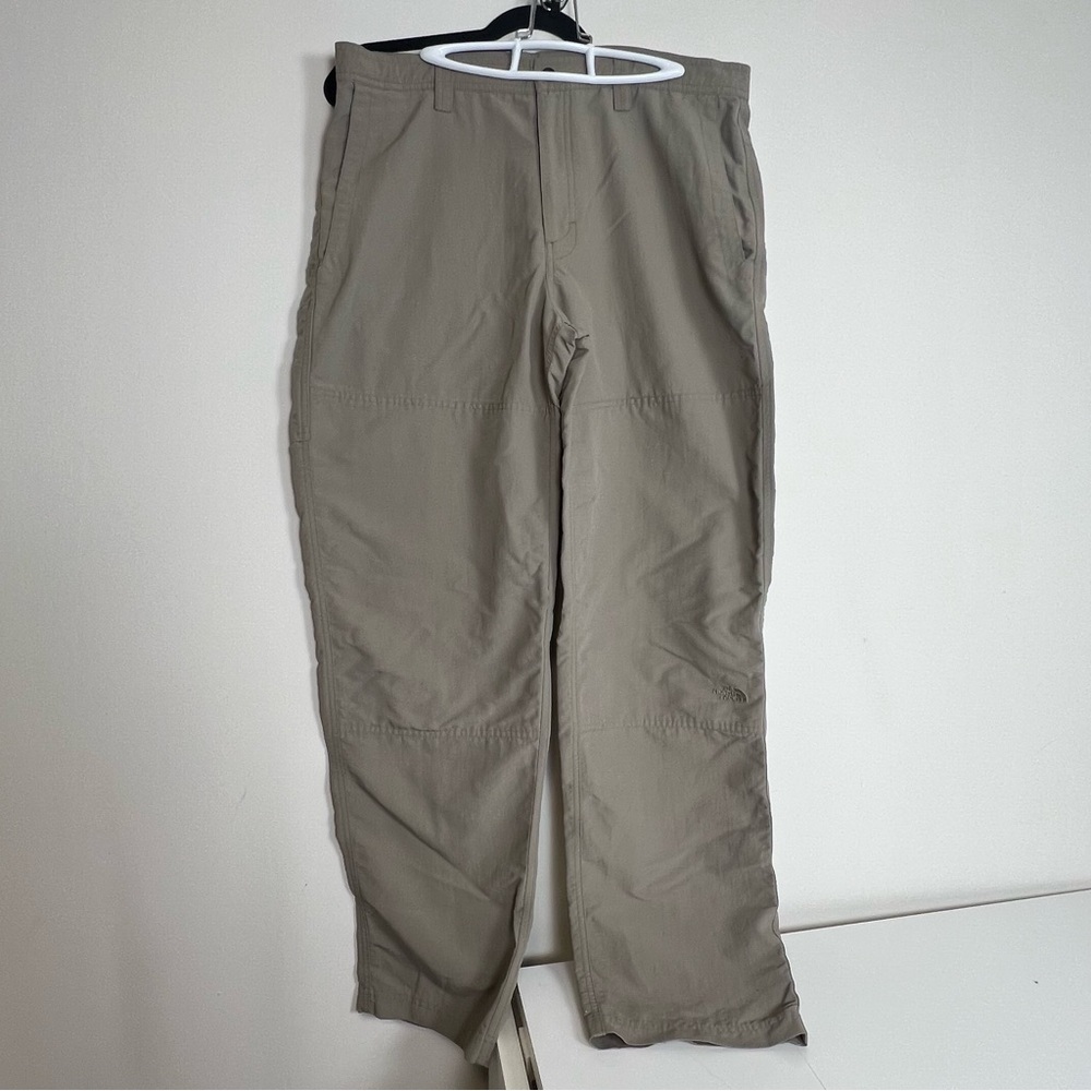 The North Face Men's Khaki Straight Leg Outdoor Pants  Size 36